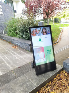 Máy nghe nhạc 55inch Powered Máy kiosk đôi thiết bị truyền hình 4K với đứng Bảng điều chỉnh kỹ thuật số phương tiện truyền thông ngoài trời Pin <span class=keywords><strong>LCD</strong></span> hiển thị - Product Image 4