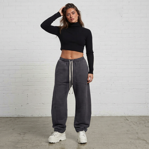 Pantalones deportivos holgados de pierna ancha, estilo athleisure, oversized, para mujer. - Product Image 1