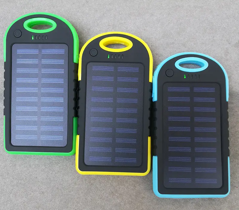 Powerbank pengisi daya portabel 5000mah pengisi daya tiga baterai Solaire lampu Led kuat Bank daya surya