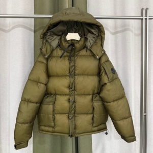 Veste d'hiver matelassée en coton avec capuche amovible pour homme, coupe-vent, chaude, décontractée, avec décorations rondes sur les manches, disponible en trois couleurs unies - Product Image 4