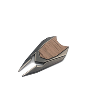 Outil de réparation de divots de golf, marqueur de balle en bois, accessoire à clipser sur chapeau, fixation facile, matériaux métalliques durables en alliage de zinc, luxe