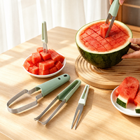 Multifunctionele, milieuvriendelijke fruit snijder van plastic en roestvrij staal, handmatige watermeloen snijder, verdeler, clip en graver.
