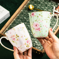 Fleur d'or et papillon design 400ml tasse de luxe européenne rétro anglais en céramique florale eau café couple tasse avec bord doré