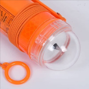 Lampe <span class=keywords><strong>de</strong></span> <span class=keywords><strong>sauvetage</strong></span> rechargeable à batterie au lithium orange à faible consommation et longue durée <span class=keywords><strong>de</strong></span> vie <span class=keywords><strong>pour</strong></span> équipage <span class=keywords><strong>de</strong></span> yacht et <span class=keywords><strong>bateau</strong></span> - Product Image 3