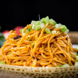 อาหารเช้าบะหมี่กึ่งสำเร็จรูปผสมน้ำมันหอมระเหยแคลอรี่ต่ำรสน้ำมันหอมระเหยอาหารเพื่อสุขภาพ320กรัม - Product Image 1