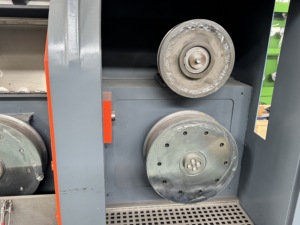 Horizontale Vollimmersions-AI-Legierungsstab-Breakdown-Maschine mit intelligentem Separations- und Hilfsmotor-Steuersystem - Product Image 2