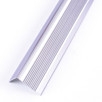 Foshan décoratif anti-dérapant pièces d'escalier bandes Flexible carreaux de céramique garniture d'angle en aluminium métal nez d'escalier pour sol en vinyle