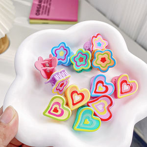 Hot Selling Colorful Y2K <b>Sweet</b> Unisex 2.5cm Mini Heart Plastic Resin Hair Claw Clips for Side and <b>Flower</b> Hair in Stock - Product Image 1