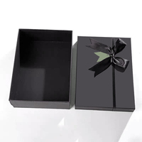 Boîte d'emballage de luxe en carton écologique faite à la main avec impression dorée, structure rigide, idéale pour chaussettes et fourrures