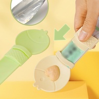 Épandeur de friandises pour chat élégant Presse-aliments de haute conception pour pâte à viande et collations Cuillère à chat d'intérieur sûre et facile à utiliser