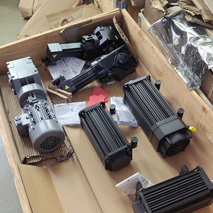 Motor de Engranajes Helicoidales Cónicos Original Nuevo Lenze 16896152 G50BB111MHAR2C00 |   Serie Lenze G500 - Product Image 5