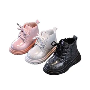 2024 bahar yeni çocuk ayakkabıları kız 1-6 yaşında payetli yumuşak Soled Martin çizmeler bebek düz renk çizmeler toptan