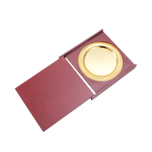 แผ่นไม้สีแดงออกแบบได้ตามต้องการพร้อมโลโก้และลวดลายแผ่นไม้สีทองทรงกลม - Product Image 4