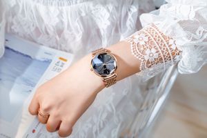 Montre chronographe à quartz de haute qualité, pas chère, pour femmes, disponible en ligne, pour les jeunes femmes élégantes - Product Image 2