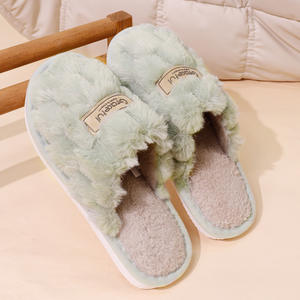 Pantuflas de Invierno para Hombre y Mujer, Ajuste Universal, Antideslizantes, Suaves y Cálidas, Calzado para el Hogar - Product Image 4