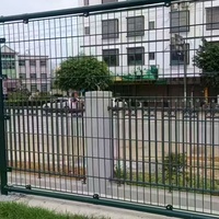Universiteitsgebied 868 Twin Wire Yard Fence Hoge Dichtheid Gelaste Gaasomheining 6ft PVC Gecoate Ranch Campus Woon-/Leszone