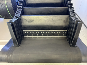 Yüksek mukavemetli madencilik konveyörü kemer büyük açılı oluklu kenarlar çelik taban kemer çoklu ambalaj seçenekleri özelleştirilebilir - Product Image 3