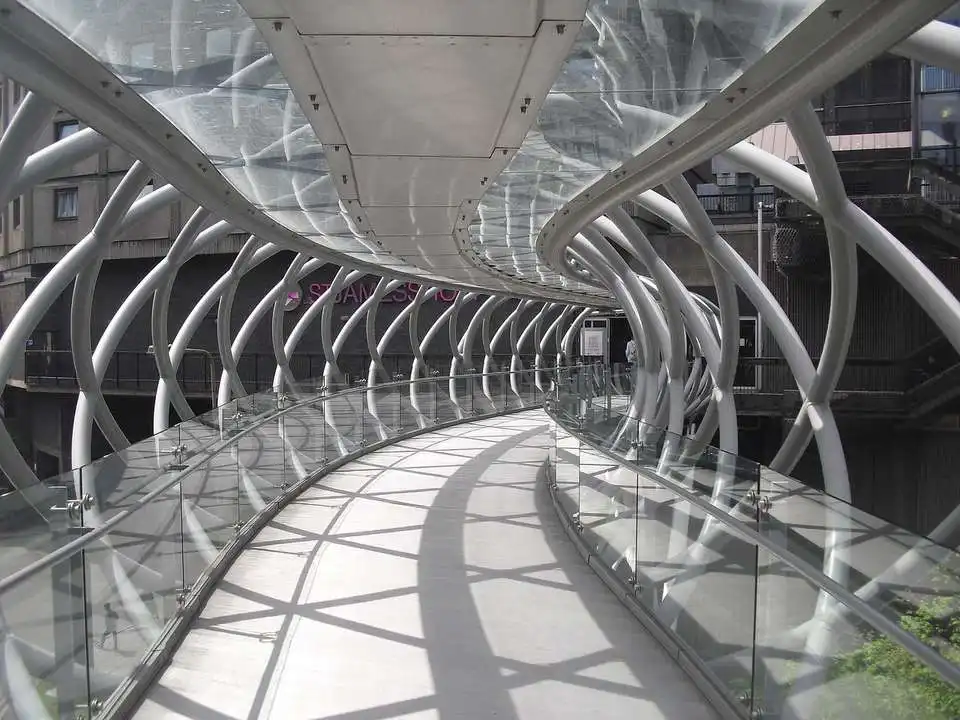 Prefabricated Steel Structure Pedestrian Bridge Tempered Glass Facade Footbridge