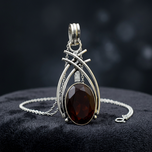 Élégant Collier Pendentif Grand Ovale en Laiton/Plaqué Or avec Option Argent Sterling, Garnet et Cristal de Quartz, Sertissage Clos - Product Image 3