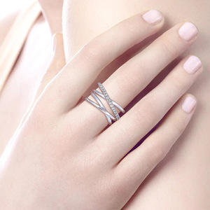 Anello nuziale classico da donna, elegante gioiello minimalista alla moda - Product Image 2
