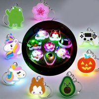Porte-clés LED en PVC de haute qualité, motif dessin animé mignon, lumineux, pendentif de sac en acrylique pour enfants et adultes, cadeau de fête