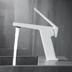 Robinet de salle de bain carré géométrique en laiton massif, <span class=keywords><strong>mitigeur</strong></span> à levier unique, robinet plat linéaire commercial, vente en gros - Product Image 5