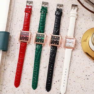 Montre élégante en cuir pour femmes, style vintage, cadran carré, montre-bracelet à quartz, bracelet coloré, montre tendance - Product Image 4