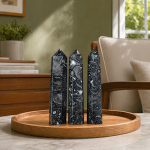 Vente en gros CrystalHola Tour d'agate noire Picasso naturelle à motif rayé, pierre minérale polie et gravée - Product Image 2
