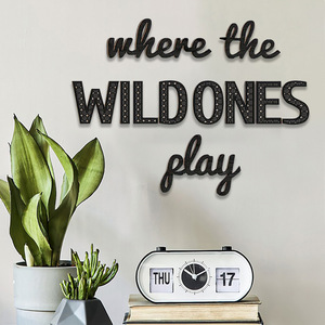 Decoración de habitación infantil de estilo nórdico en stock, pegatinas de pared inspiradoras en inglés de madera, accesorios para fotos, adornos de pared - Product Image 1