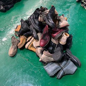 Zapatos de Lujo Usados al por Mayor para Mujer, Calzado Italiano de Segunda Mano, Tacones Altos, Zapatos Planos, Sandalias, Zapatillas Deportivas, Zapatos de Cuero - Product Image 2