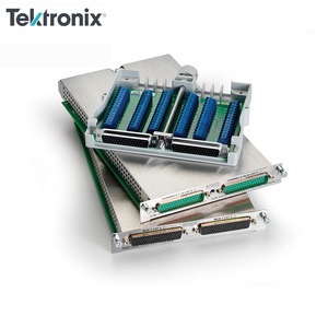 Multimètre de système Tektronix 3706A, module d'acquisition de données à 6 emplacements avec carte de relais pour tests en laboratoire - Product Image 3