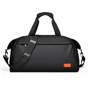 Sac de sport en PU grande capacité pour homme, sac de voyage étanche et tendance avec fermeture éclair en polyester pour affaires et sports - Product Image 1
