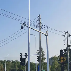 Verzinkter Stahl 3M 6M 8M CCTV-Kamera mast Straßen laternen mast aus Aluminium legierung im Freien