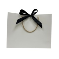 Emballage écologique, sac cadeau en papier artistique de luxe, logo personnalisé, matériaux recyclés, couleur et taille personnalisées, vêtements, chaussures, magnétique