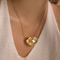 Collier Pendentif Lava Abstrait Minimaliste ERESI en Acier Inoxydable 316L Plaqué Or PVD, Bijou Personnalisé Irrégulier – Vente en Gros