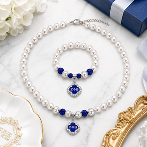 Elegante Set di <span class=keywords><strong>Collana</strong></span> e Bracciale di Perle <span class=keywords><strong>con</strong></span> Accenti Blu, Gioielli per Confraternite Zeta Phi Beta, per Laurea o Eventi Formali - Product Image 4