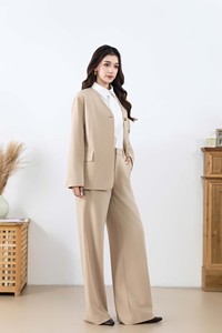 Set Due Pezzi Moda Modesta per Donne Musulmane con Logo Personalizzato OEM, Blazer Senza Colletto e Pantaloni Larghi - Product Image 2