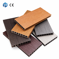 Dalles de terrasse WPC à finition lisse moderne, revêtement de sol composite bois-plastique personnalisé pour terrasse creuse extérieure en WPC