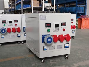 พร้อมตัวแปลงซ็อกเก็ต11KW 15KW การบินอินพุตเฟสเดียว220V เอาต์พุตสามเฟส440V + N เอาต์พุตคลื่นไซน์บริสุทธิ์ - Product Image 1