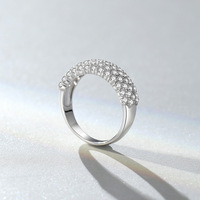 S925 Sterling Silber Breiter Ring mit Halb-Pavé-Fassung aus Laborgezüchteten Diamanten Funkelnder Vollstein-Ring Stapelbarer Luxus-Statement-Schmuck