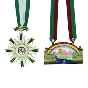 Pin de oración personalizable de aleación de zinc 3D, esmaltado duro, pulido, de bronce/latón, fundido a troquel, religioso, deportivo, recuerdo - Product Image 4