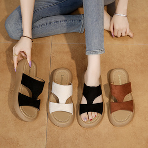 Nouvelles sandales d'été 2025 à semelle épaisse antidérapante et confortable pour femme, style rétro, polyvalentes, à semelle souple, pour la plage 916 - Product Image 2
