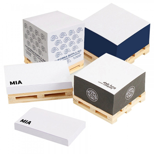 Blocchetti Adesivi Quadrati Personalizzabili con Base in Legno, Regalo Promozionale per Ufficio/Scuola/Casa - Product Image 1
