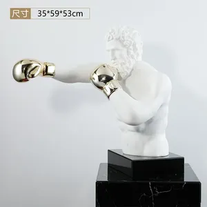 Sculpture en résine <span class=keywords><strong>de</strong></span> haute qualité en gros, figurine <span class=keywords><strong>de</strong></span> boxeur rétro, statue <span class=keywords><strong>de</strong></span> boxeur pour la décoration intérieure - Product Image 2