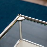 Table basse modulaire en verre trempé avec structure en métal chromé et rangement, mobilier moderne pour salon, maison et café
