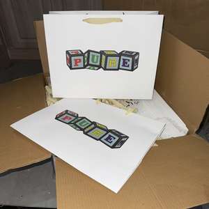 Sac de shopping en papier avec poignée en coton, couleur naturelle, personnalisable avec votre logo, pour l'emballage de vêtements de nuit - Product Image 5