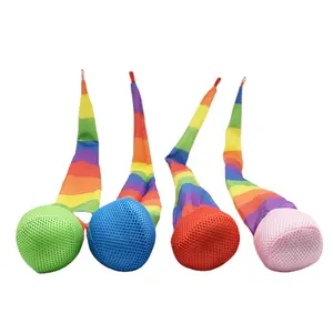 Calcetín elástico personalizado con bolas de cola de captura de arcoíris, Poi con PUF, Material de nailon, juguetes ligeros para lanzar para niños y estudiantes