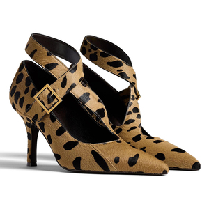 <span class=keywords><strong>Scarpe</strong></span> da Donna con Tacco a Spillo, Punta Affusolata, Cinturino Largo Incrociato in Pelo di Cavallo Leopardato e Fibbia Dorata, Vendita all'Ingrosso OEM - Product Image 2