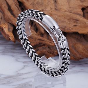 Pulseras de Moda 2024 de Acero Inoxidable, Diseño Nuevo, Personalizadas, Resistentes al Agua, de Alta Calidad - Product Image 3