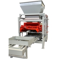 Machine à briques hydraulique automatique contrôlée par PLC QT4-15, faible entretien, produit des briques autobloquantes pour les infrastructures